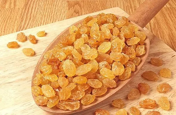 خرید کشمش پلویی طلایی لوکس با قیمت استثنایی